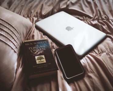 Сравнение Semrush и Similarweb: какой инструмент лучше?