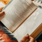 Книжная полка основателя: 29 лучших бизнес-книг для предпринимателей