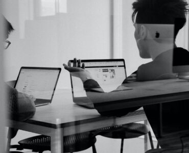 Полное руководство по поиску адресов электронной почты руководителей компаний