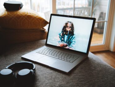 Проблемы дублированного контента: руководство по их поиску и устранению в 2022 году