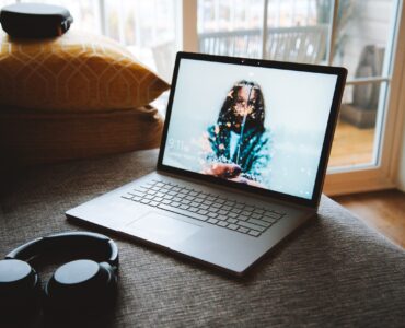 Проблемы дублированного контента: руководство по их поиску и устранению в 2022 году