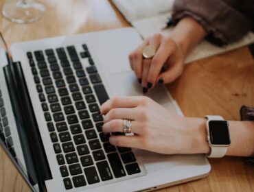 8 бизнес-задач, отнимающих много времени, и как их автоматизировать с помощью ботов