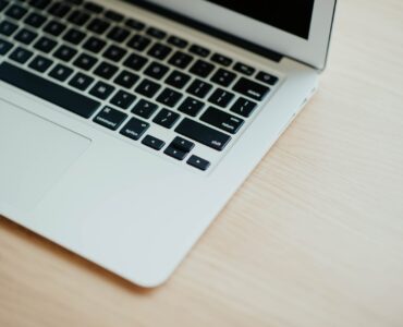 20+ лучших платных и бесплатных инструментов создания контента для онлайн-бизнеса