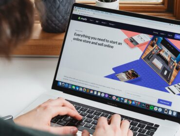 10 лучших инструментов автоматизации LinkedIn по мнению бизнес-экспертов