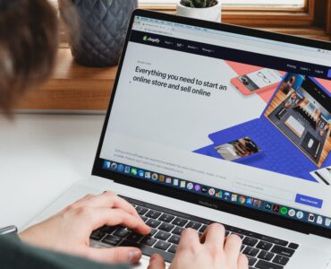 10 лучших инструментов автоматизации LinkedIn по мнению бизнес-экспертов