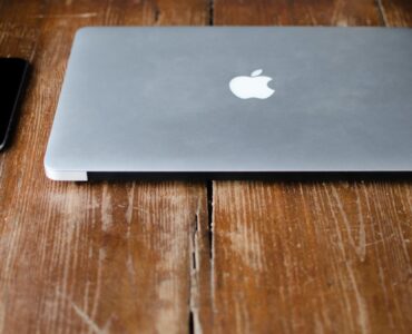 17 лучших приложений Shopify для магазинов одежды в 2022 году